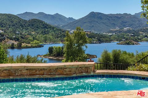 Photo of 834 Ravensbury Street, Lake Sherwood, CA 91361 (MLS # 26690475)