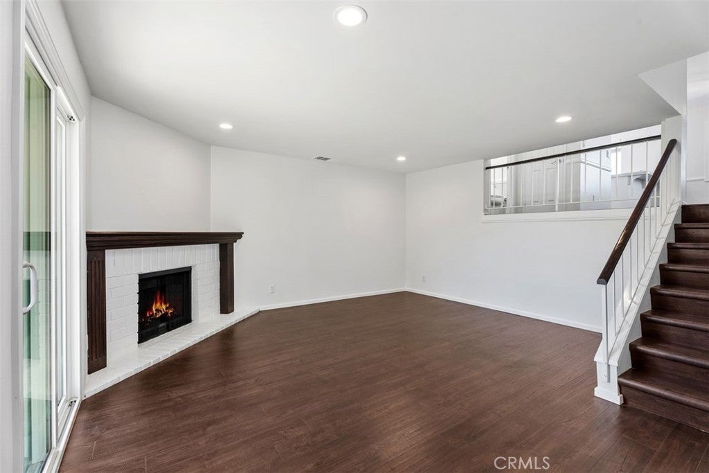 428 W 1st Street