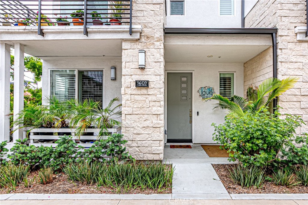 1603 W Cara Drive