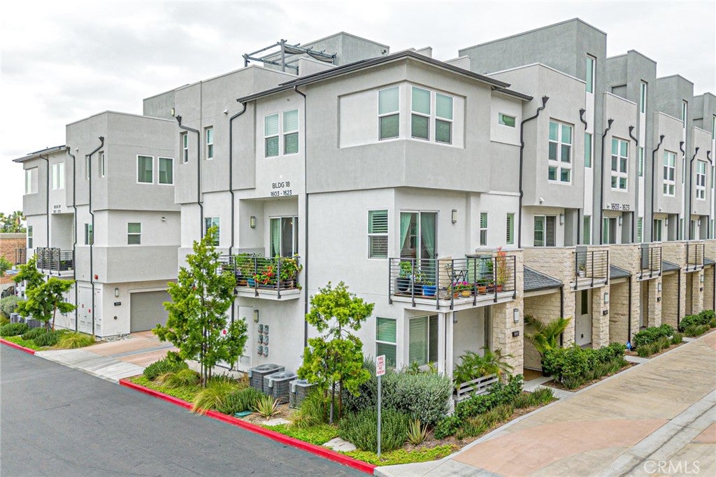 1603 W Cara Drive