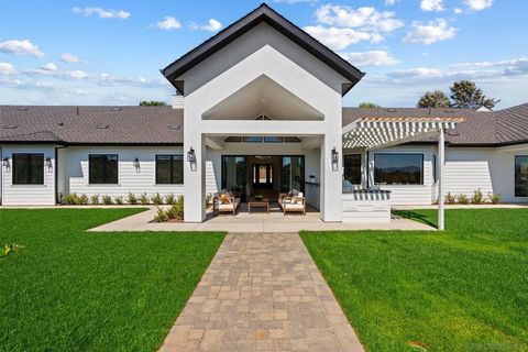 5120 Creek Oak Dr Fallbrook CA 92028