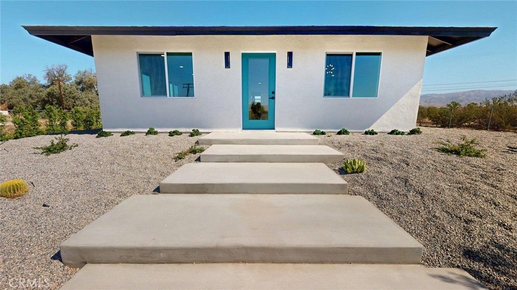 67780 Club House