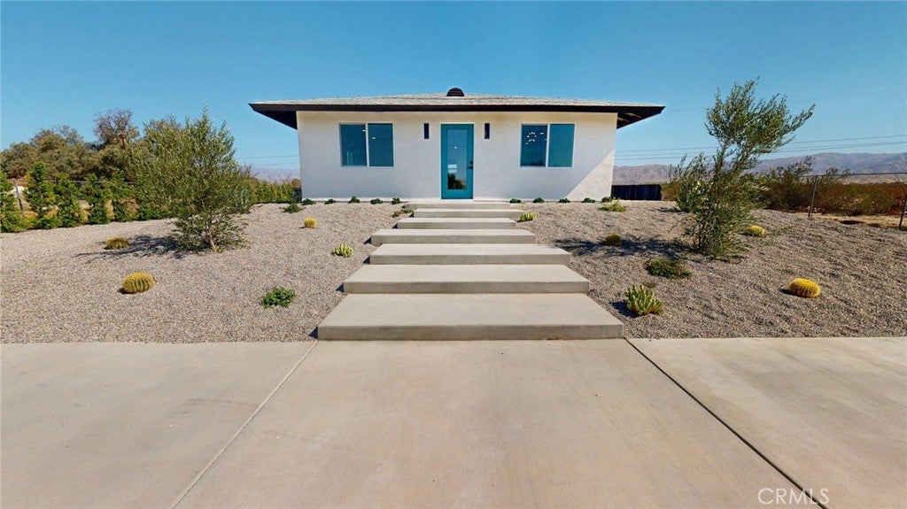 67780 Club House