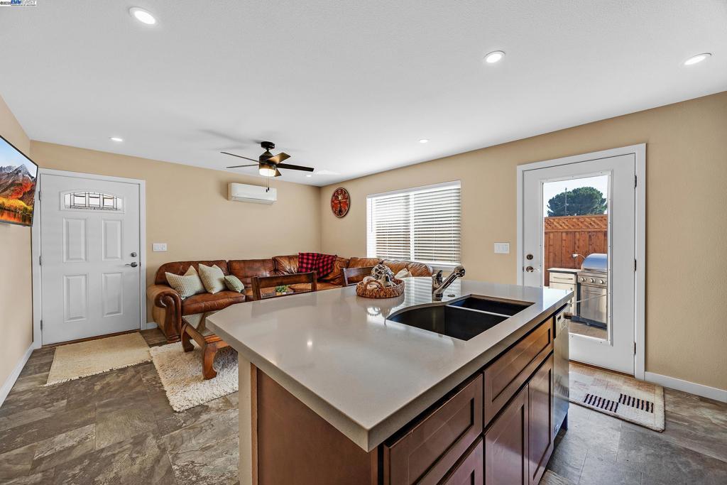 SUNSET WEST - Residential