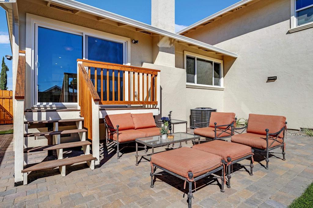 SUNSET WEST - Residential