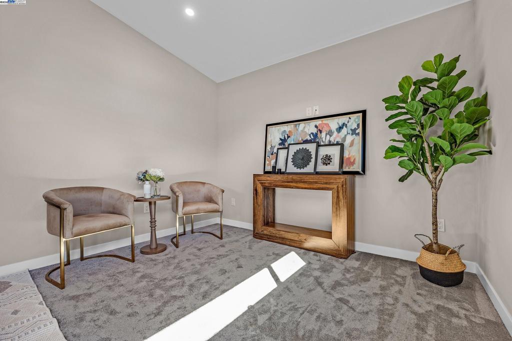 SUNSET WEST - Residential