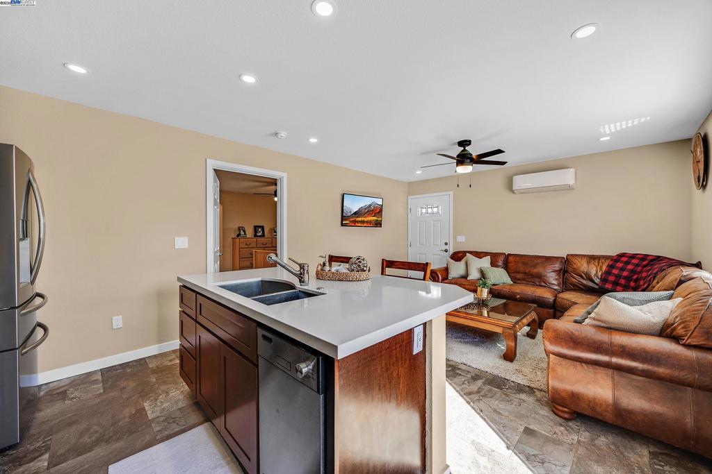 SUNSET WEST - Residential