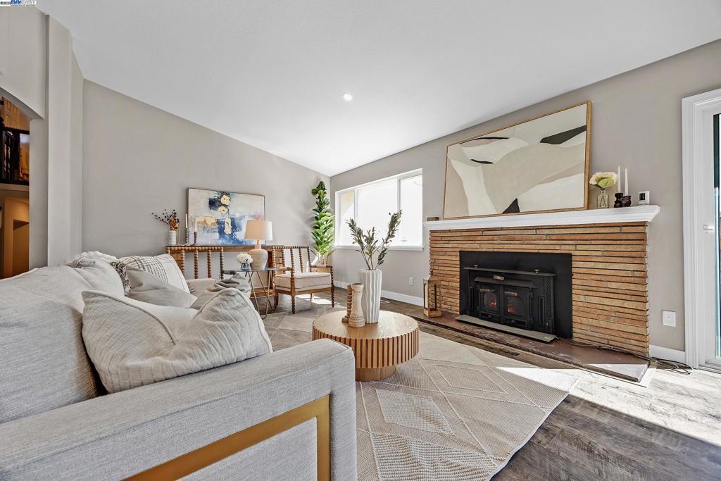 SUNSET WEST - Residential