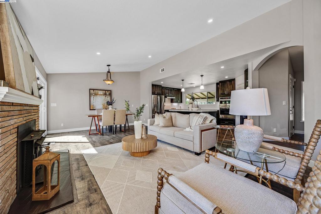 SUNSET WEST - Residential