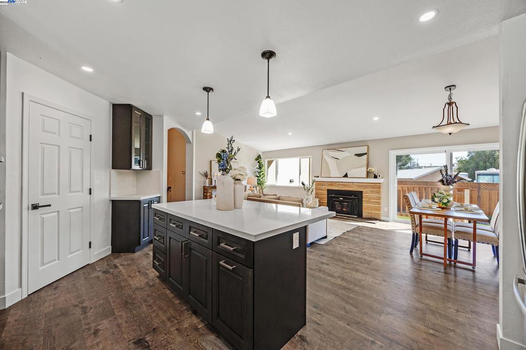 SUNSET WEST - Residential