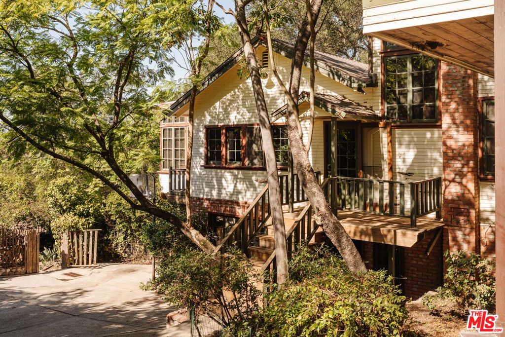 21007 Waveview Drive