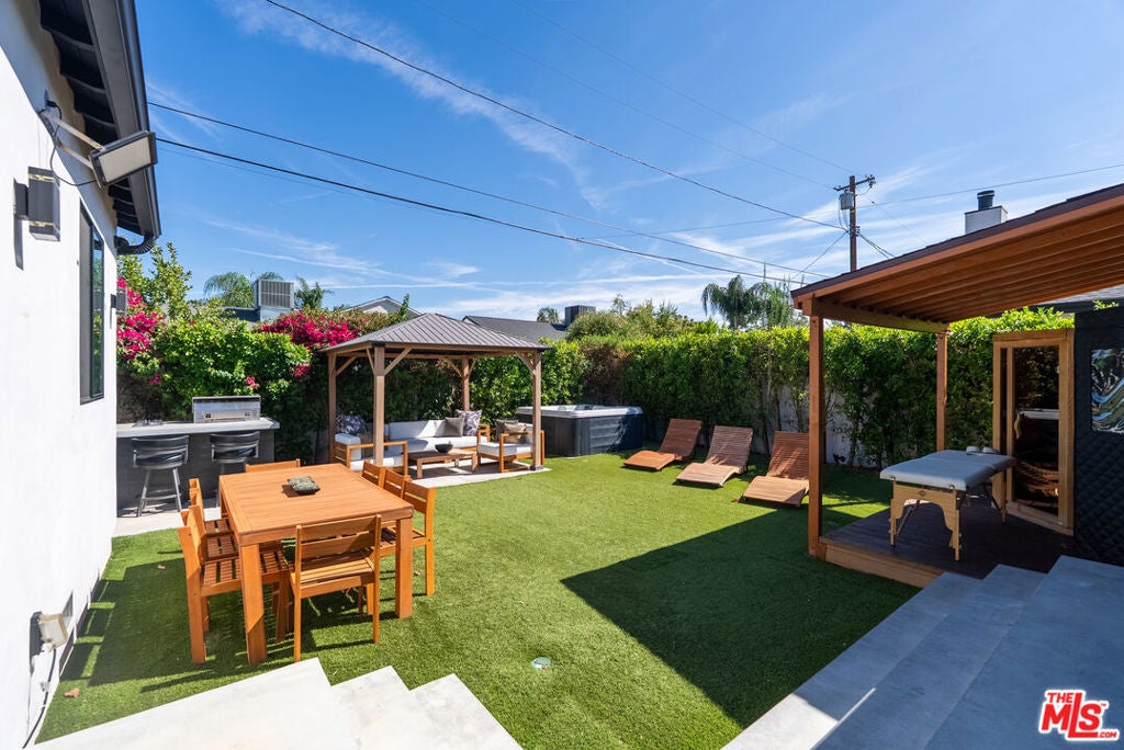 Photo of 17723 Miranda Street, Encino, CA 91316 (MLS # 26888475)
