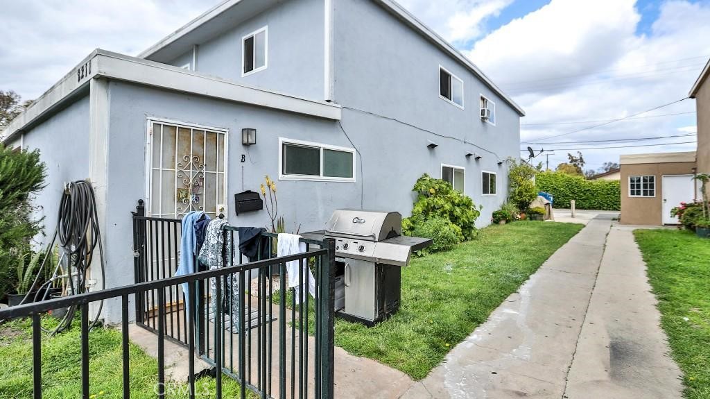 2211 S Fairview Street