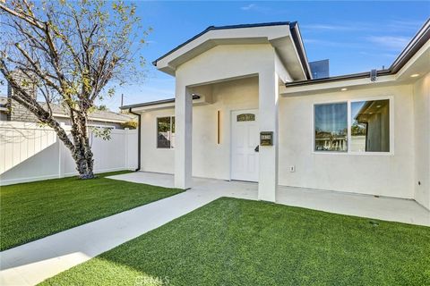 Photo of 8626 Lubao Avenue, Winnetka, CA 91306 (MLS # SR26025591)