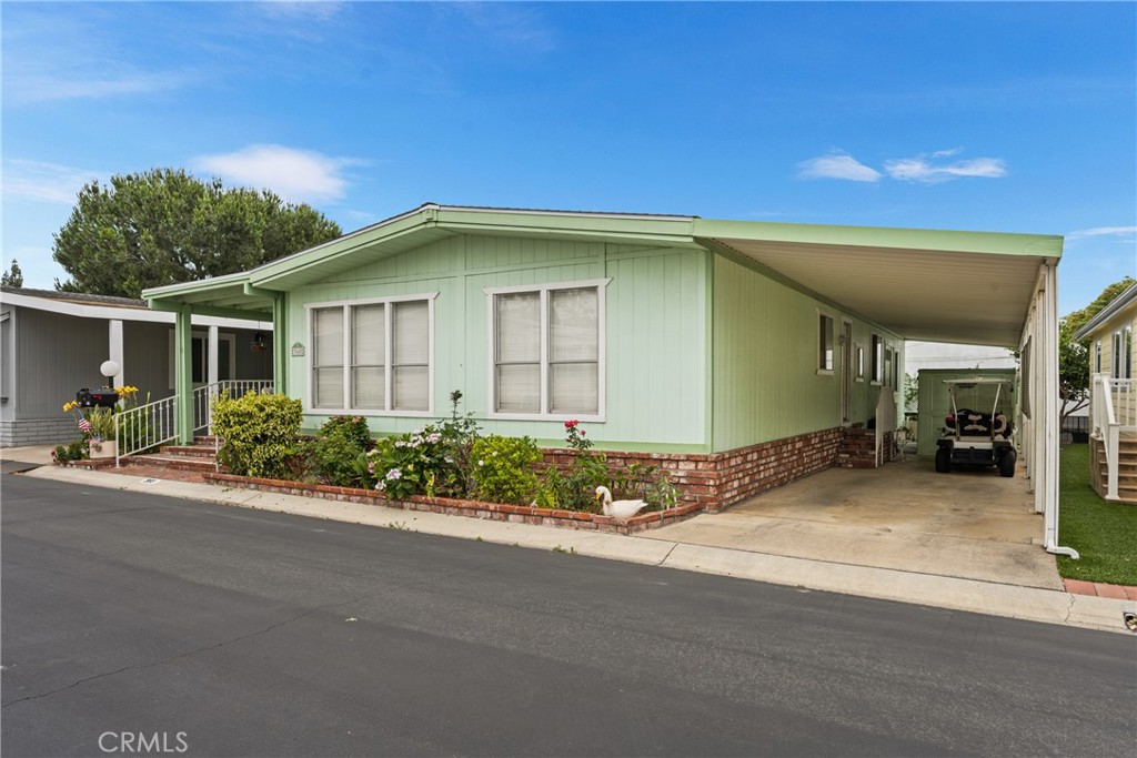 5200 Irvine Boulevard 360