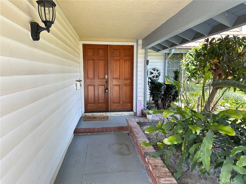 17325 De Groot Place