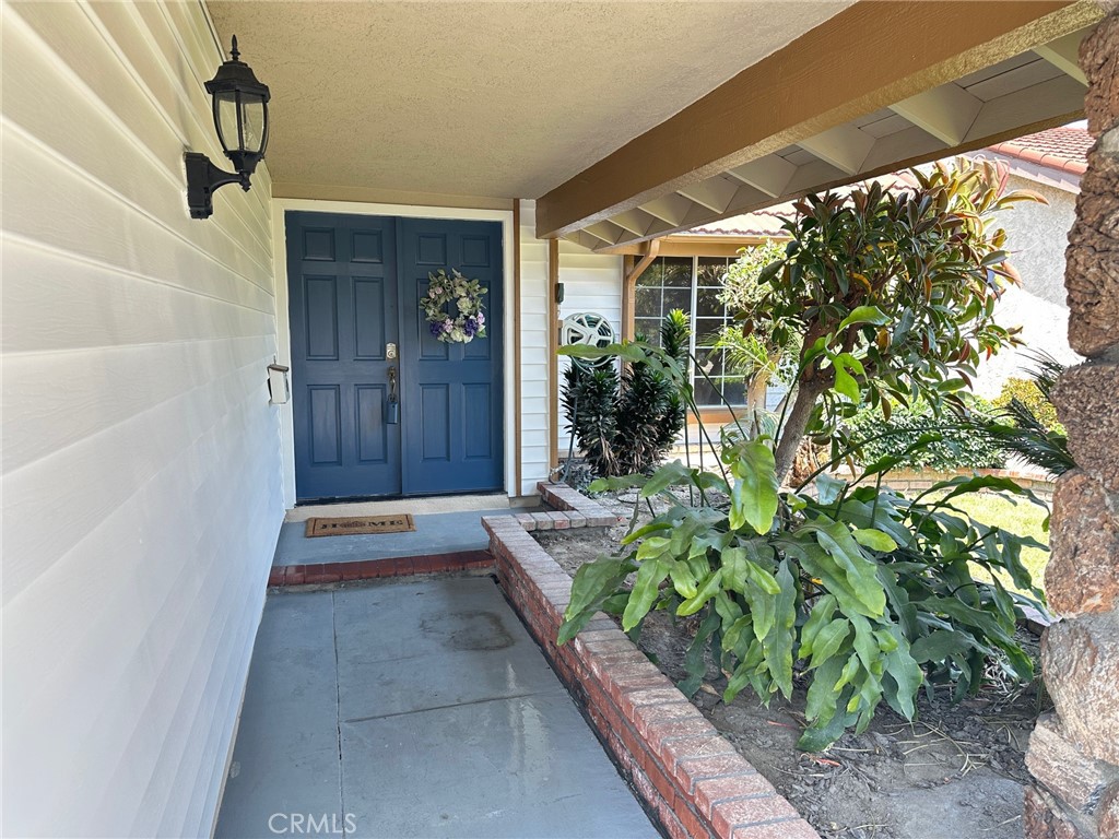 17325 De Groot Place