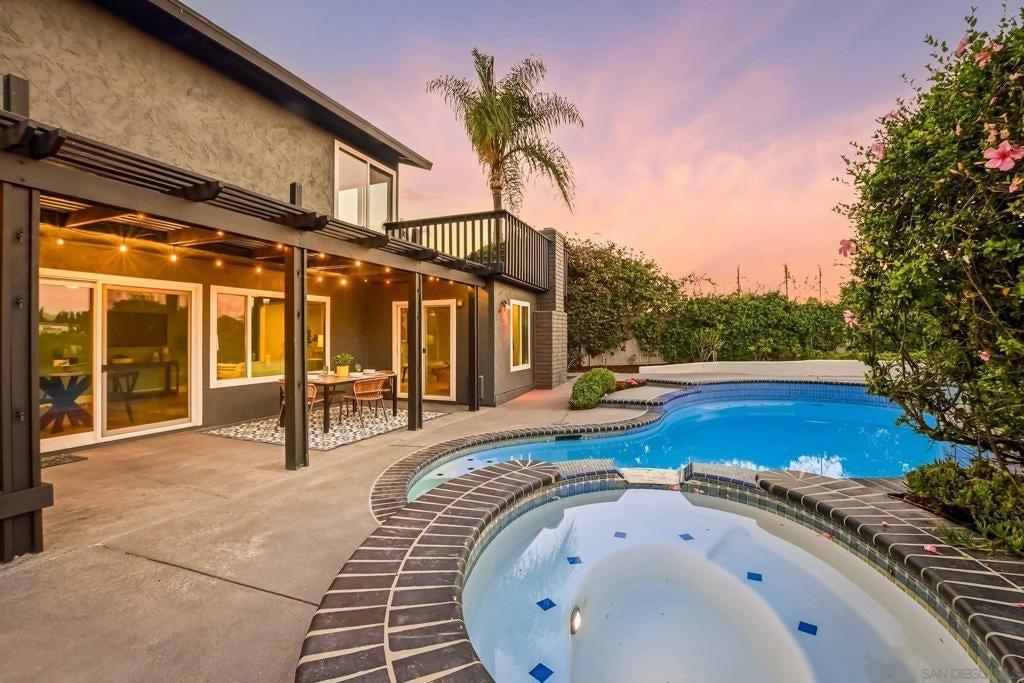 11198 Amalia Ct