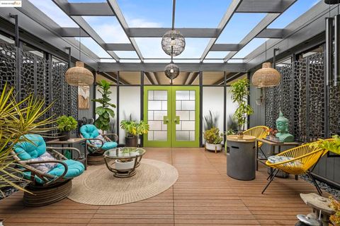 Photo of 608 Fortress Isle Isle, Alameda, CA 94501 (MLS # 41114326)