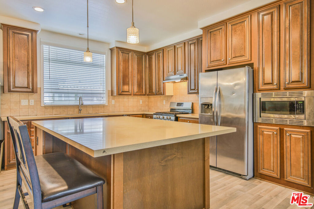 3595 Santa Fe Avenue 115