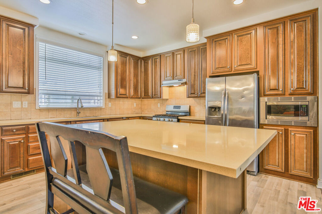 3595 Santa Fe Avenue 115