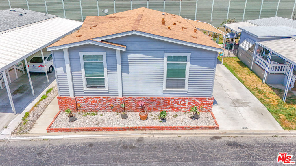 3595 Santa Fe Avenue 115