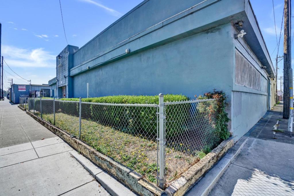 10007 San Leandro Street
