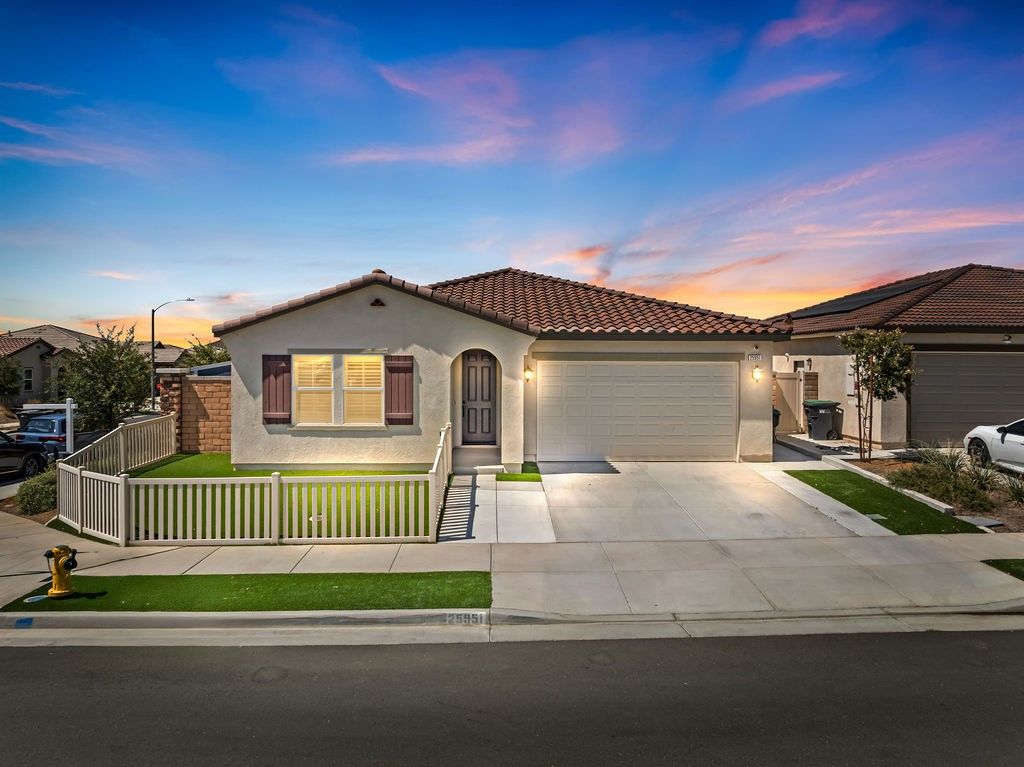 Photo of 25951 Rutherford Court, Homeland, CA 92548 (MLS # SW25198259)