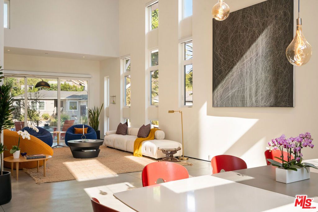 Photo of 4381 Motor Avenue, Culver City, CA 90232 (MLS # 25585915)