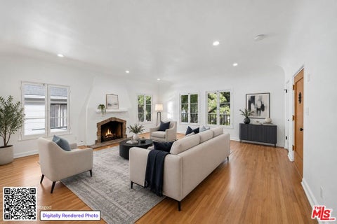 Photo of 643 S Cloverdale Avenue #643 1/2, Los Angeles, CA 90036 (MLS # 26101950)