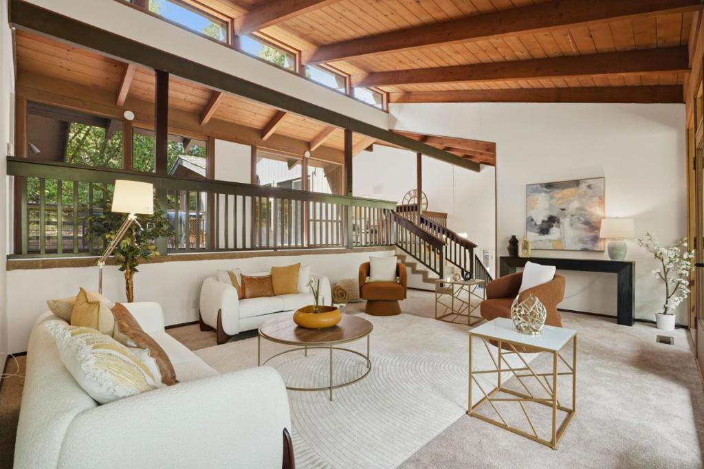 101 Ravinia Way