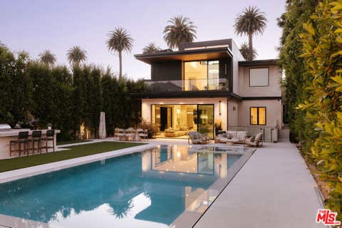Photo of 528 Marguerita Avenue, Santa Monica, CA 90402 (MLS # 26869327)