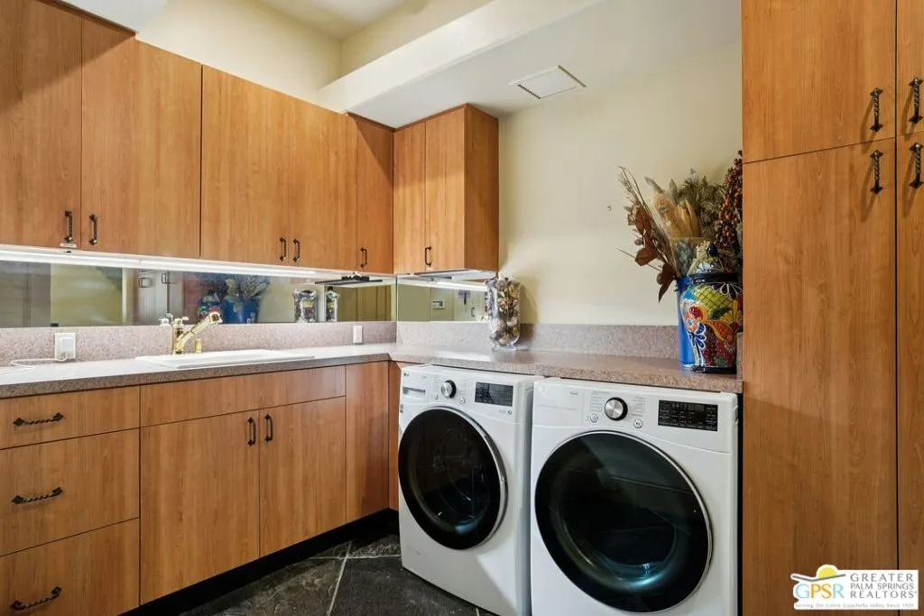 Rancho Mirage, California 92270, United States, 3 Bedrooms Bedrooms, ,4 BathroomsBathrooms,Residential,Active,245272