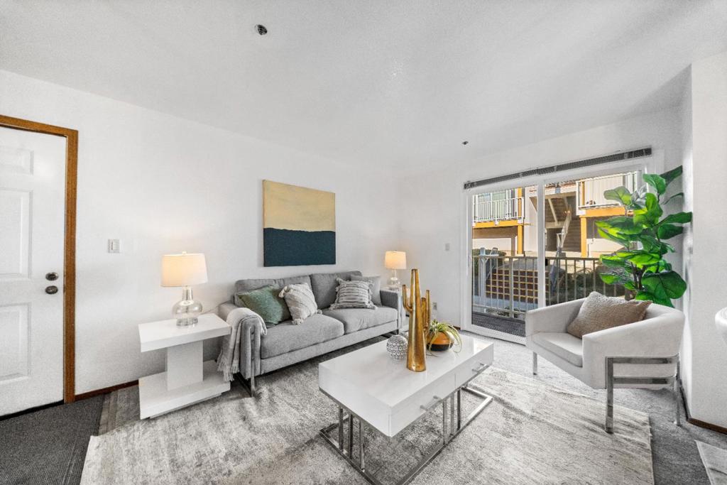 1003 San Antonio Circle 202