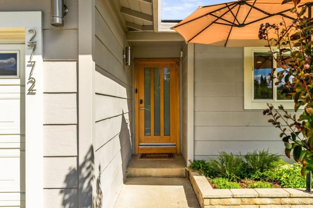 Photo of 2772 Quinto Way, San Jose, CA 95124 (MLS # ML82024796)