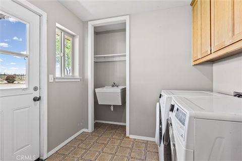 Tiny photo for 7989 Sundance Trail, Paso Robles, CA 93446 (MLS # SC26093837)