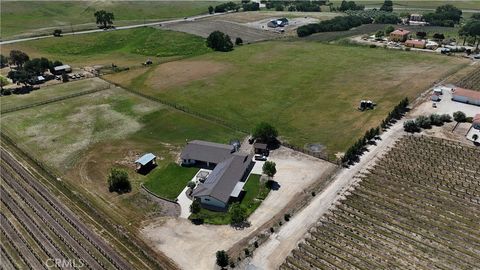 Tiny photo for 7989 Sundance Trail, Paso Robles, CA 93446 (MLS # SC26093837)
