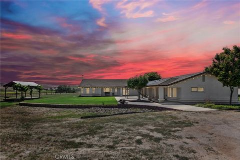 Tiny photo for 7989 Sundance Trail, Paso Robles, CA 93446 (MLS # SC26093837)