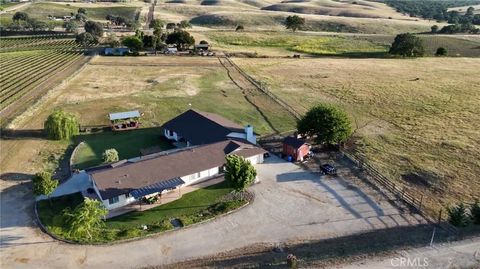 Tiny photo for 7989 Sundance Trail, Paso Robles, CA 93446 (MLS # SC26093837)