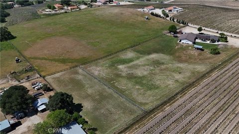 Tiny photo for 7989 Sundance Trail, Paso Robles, CA 93446 (MLS # SC26093837)