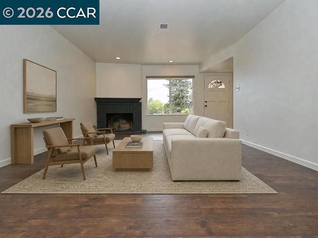 21 Eric Ct