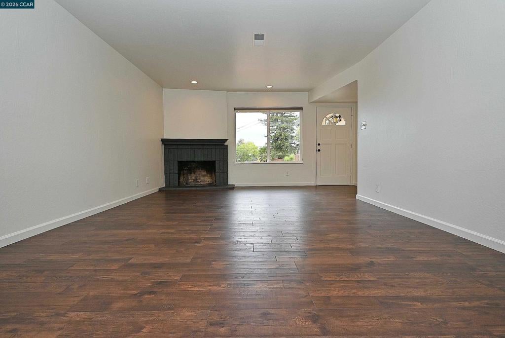 21 Eric Ct
