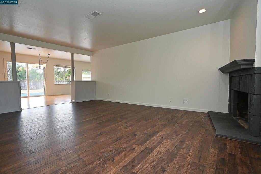 21 Eric Ct