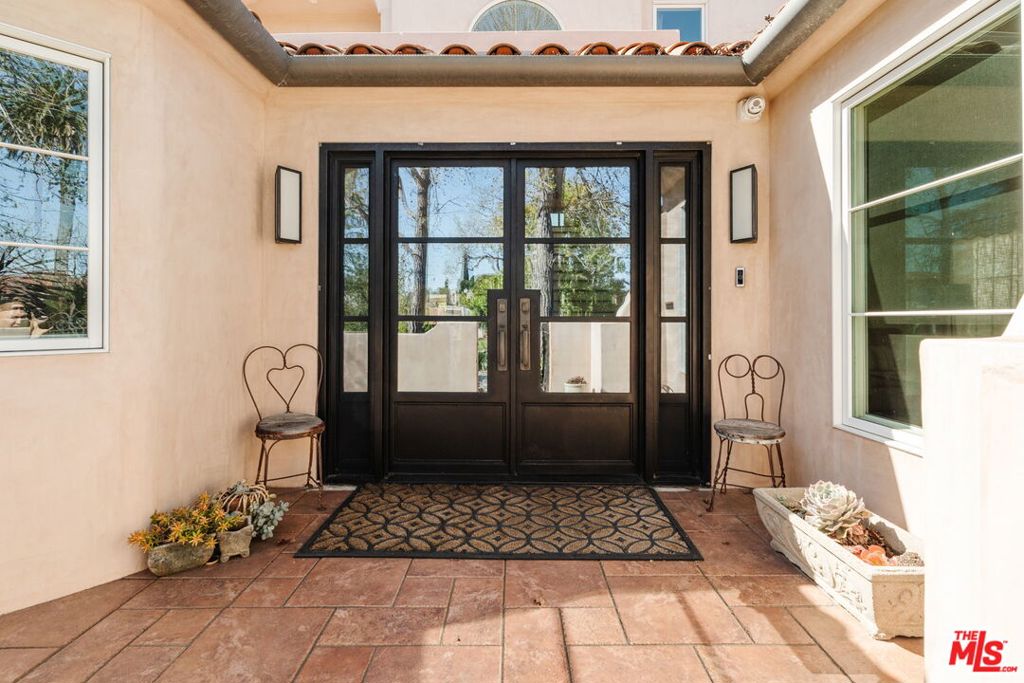 1633 Hi Point Street