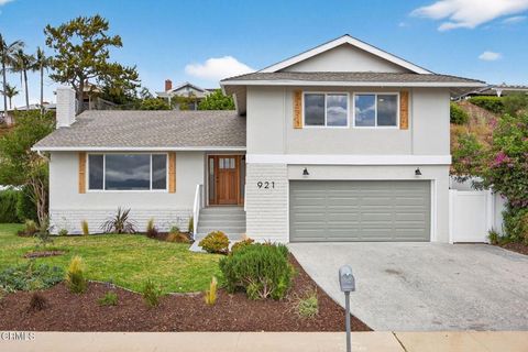 Photo of 921 Calle Pinata, Thousand Oaks, CA 91320 (MLS # V1-35582)