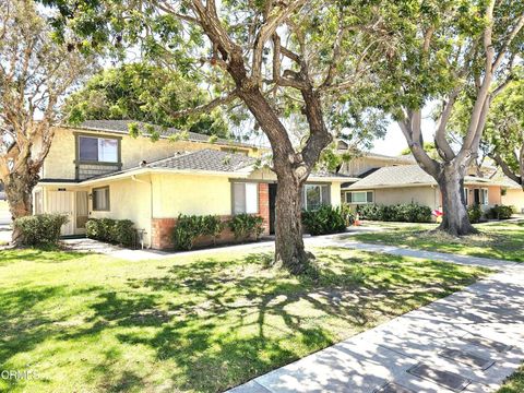 Photo of 718 W Hemlock Street, Port Hueneme, CA 93041 (MLS # V1-37006)