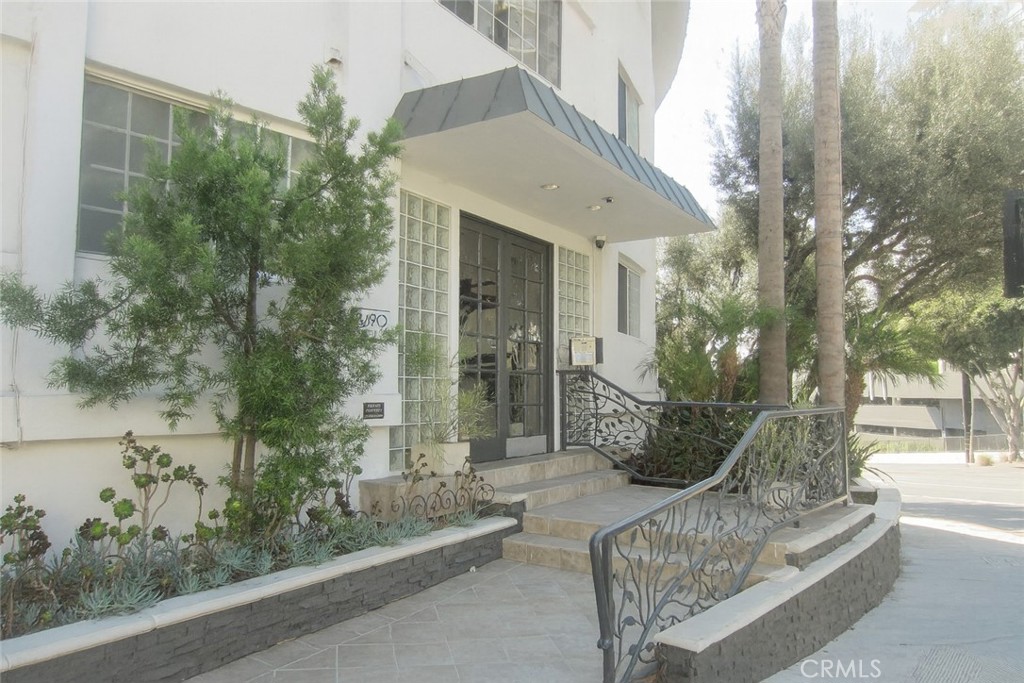 Live Auction! Bidding to start from $500,000! Welcome to this bright and spacious top-floor residence in this chic boutique building. Nestled in a prime West Hollywood location, this home offers the perfect blend of modern comfort and urban convenience. Step inside to an inviting open floor plan featuring abundant natural light, brand new wide plank flooring throughout, upgraded kitchen with Quarts Countertops and all new Appliances. Large Primary with ample closet space. Brand new beautiful remodeled bathroom with sleek modern finishes. Controlled Access garage parking with one assigned spot. Located in one of the most desirable areas of West Hollywood with so many restaurants and shops just a few minutes away. Whether you’re seeking a chic city retreat or a smart investment, this home offers an unbeatable location and lifestyle.