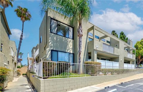 Photo of 17722 Sergio Circle #CI203, Huntington Beach, CA 92647 (MLS # PW25146274)