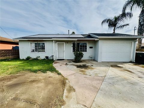 Photo of 601 Mount Vernon Avenue, Bakersfield, CA 93307 (MLS # SR26035381)
