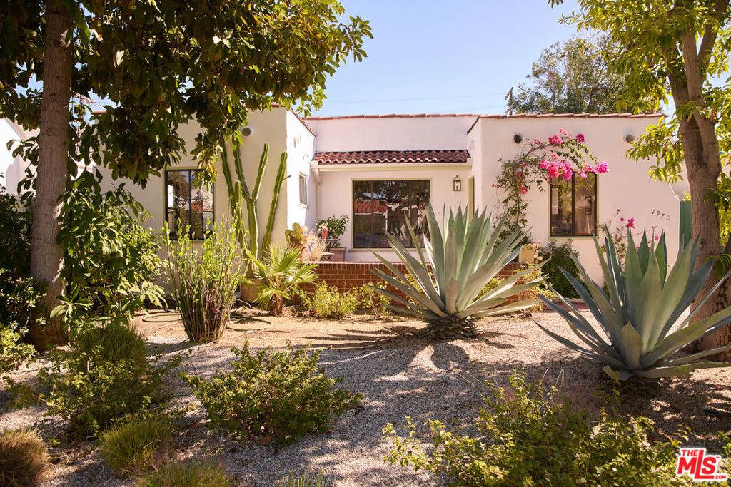 Photo of 1970 N New Hampshire Avenue, Los Angeles, CA 90027 (MLS # 25608583)